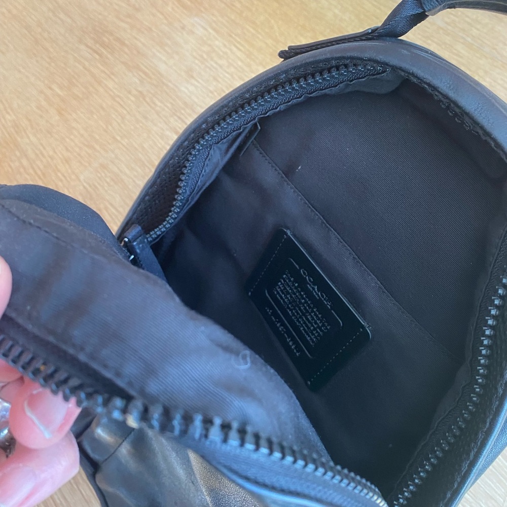Coach Edge Black Leather Men's Sling Crossbody Backpack - Picture 3 of 8
